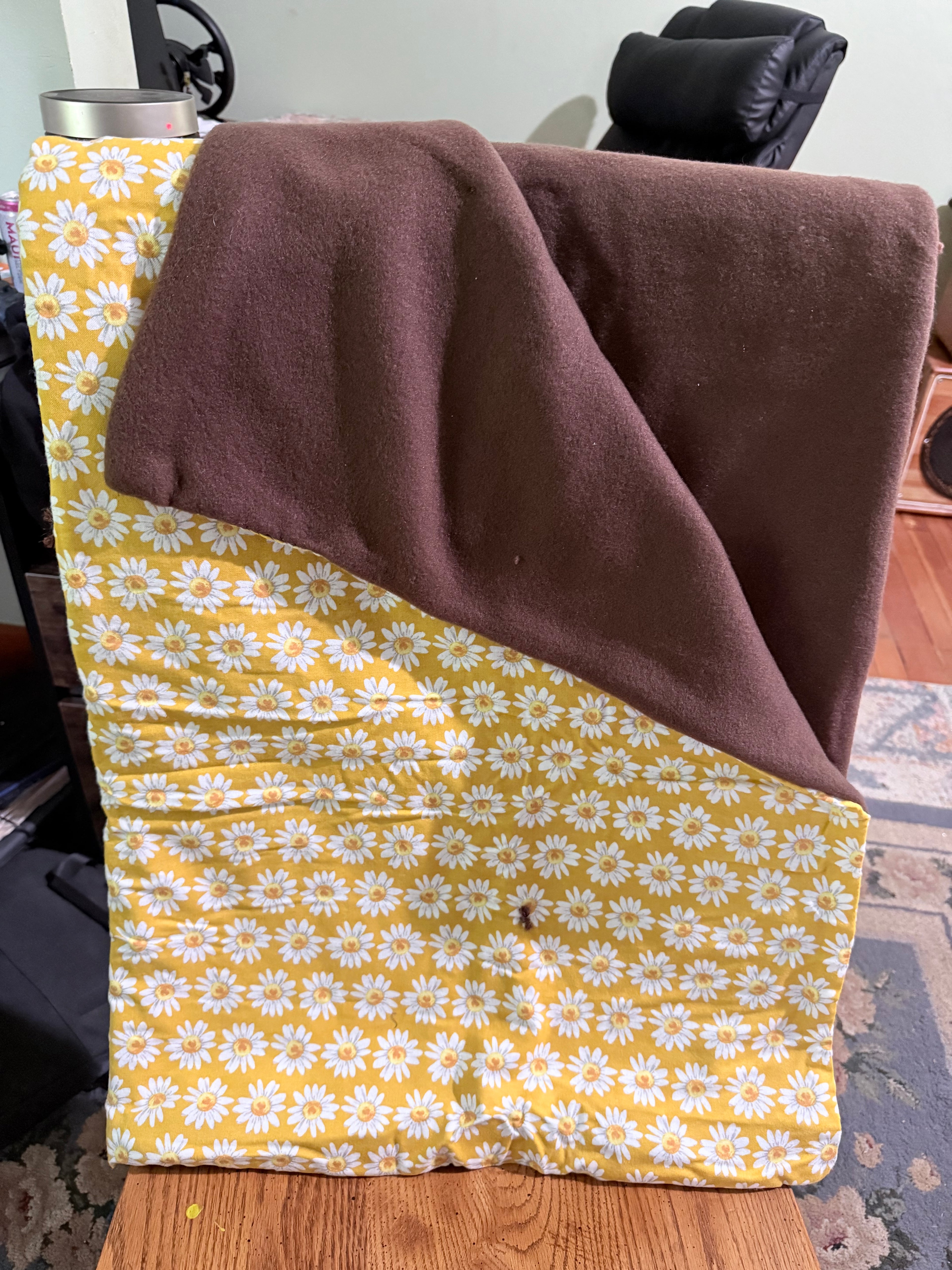 Yellow daisy fleece lap blanket- 2.5 X 4